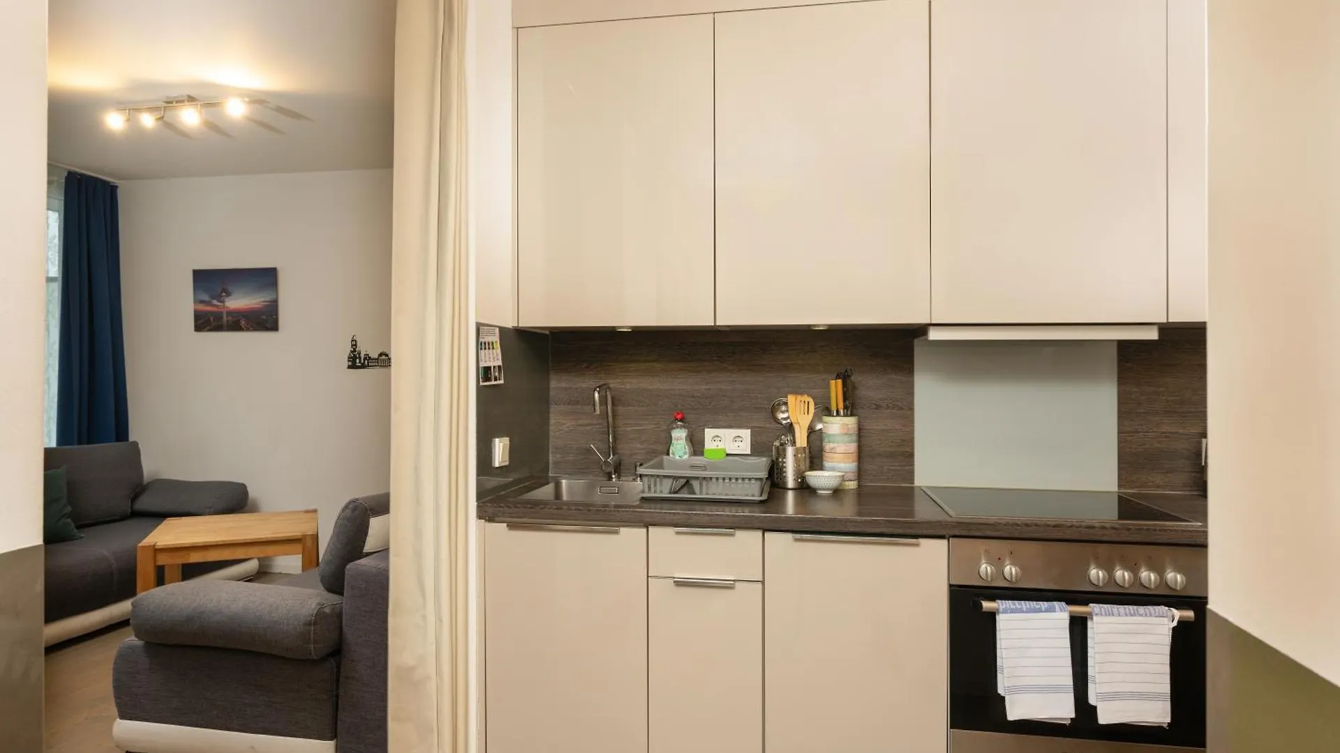 Holiday At Alexanderplatz Apartments Berlin