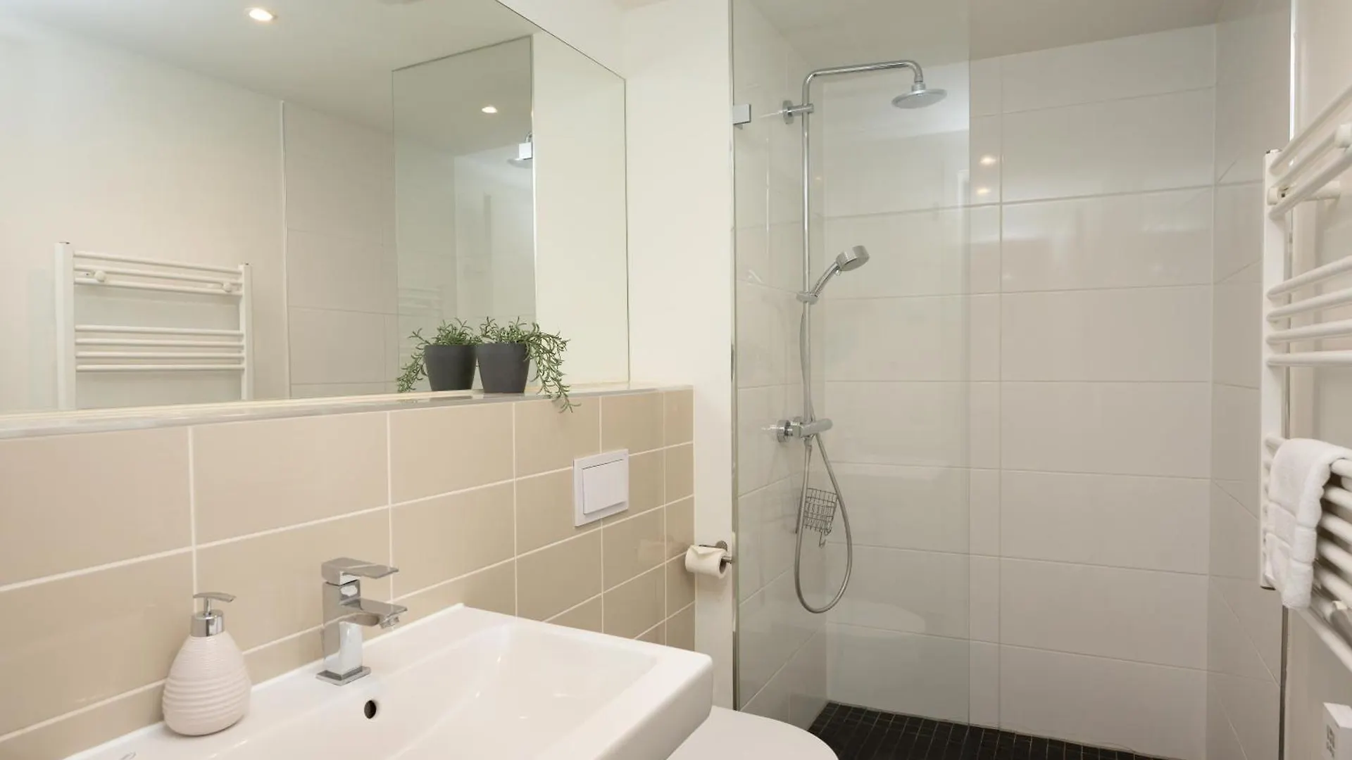 Holiday At Alexanderplatz Apartments Berlin