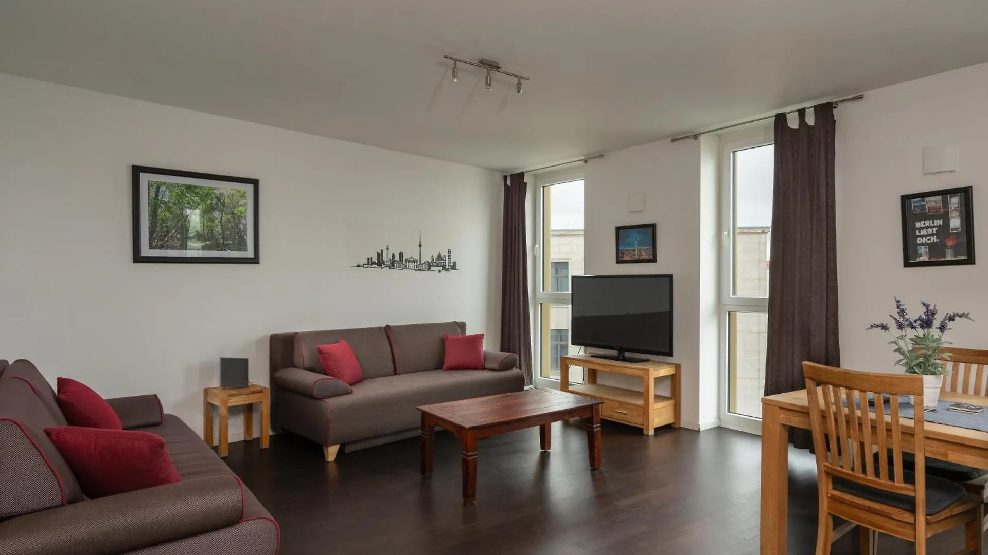Holiday At Alexanderplatz Apartments Berlin Almanya